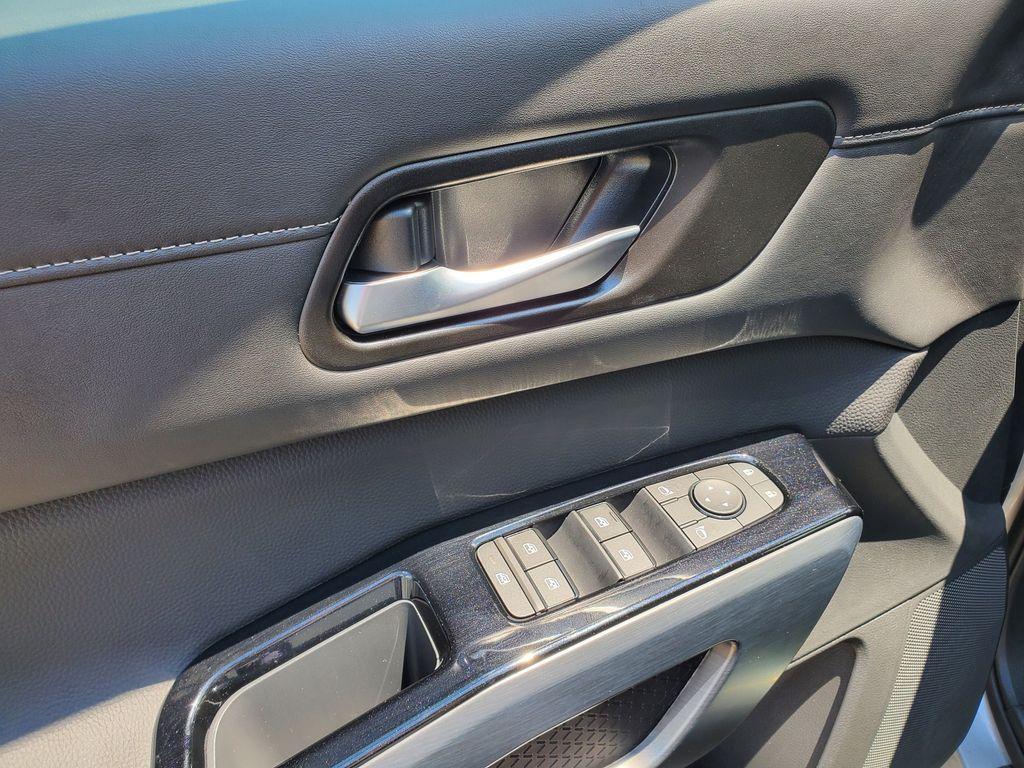 new 2025 Nissan Pathfinder car, priced at $44,404