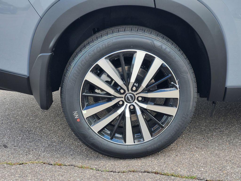 new 2025 Nissan Pathfinder car, priced at $51,218