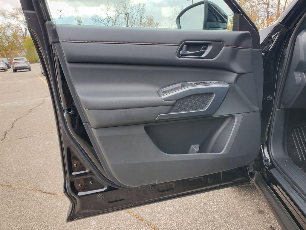 new 2025 Nissan Pathfinder car, priced at $44,257