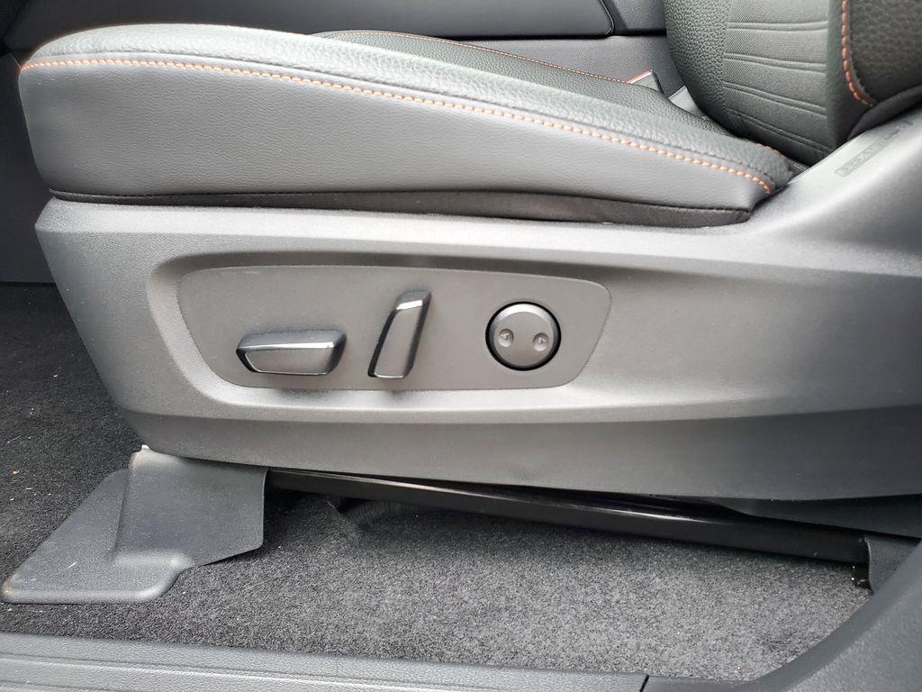 new 2025 Nissan Pathfinder car, priced at $44,257