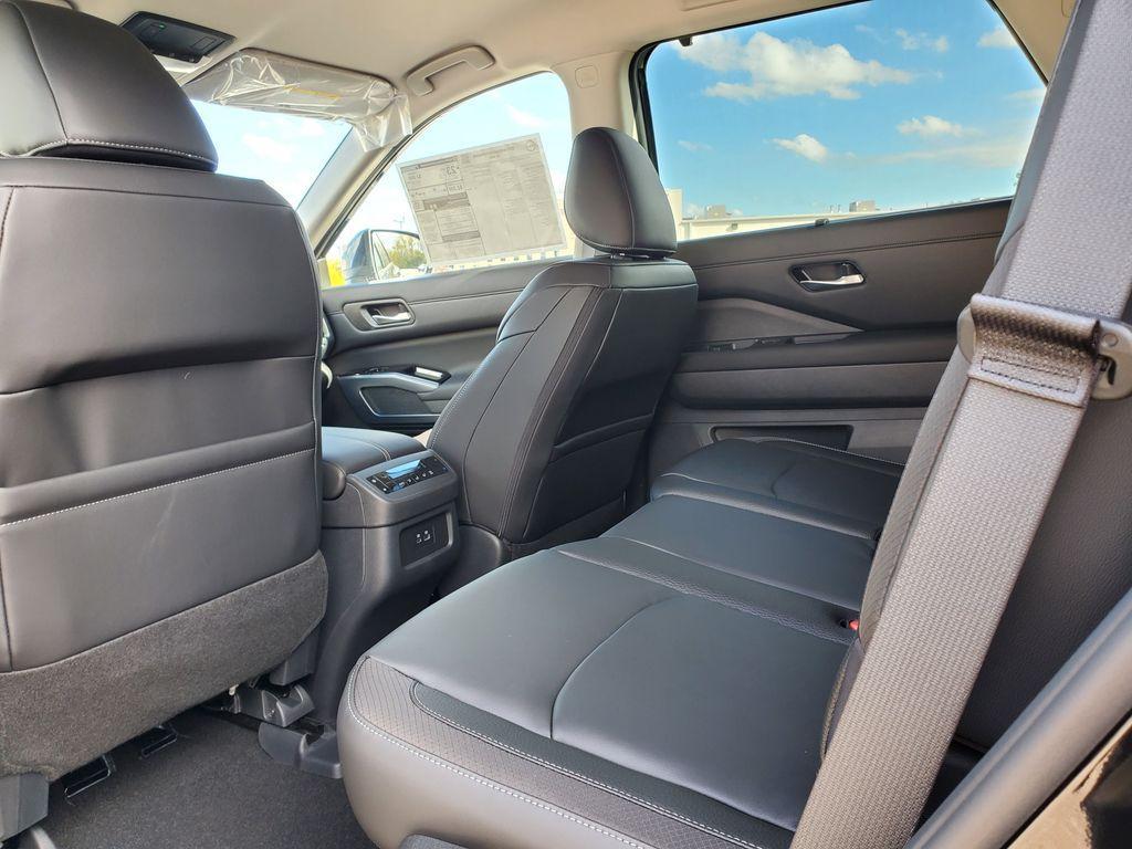 new 2025 Nissan Pathfinder car, priced at $43,837