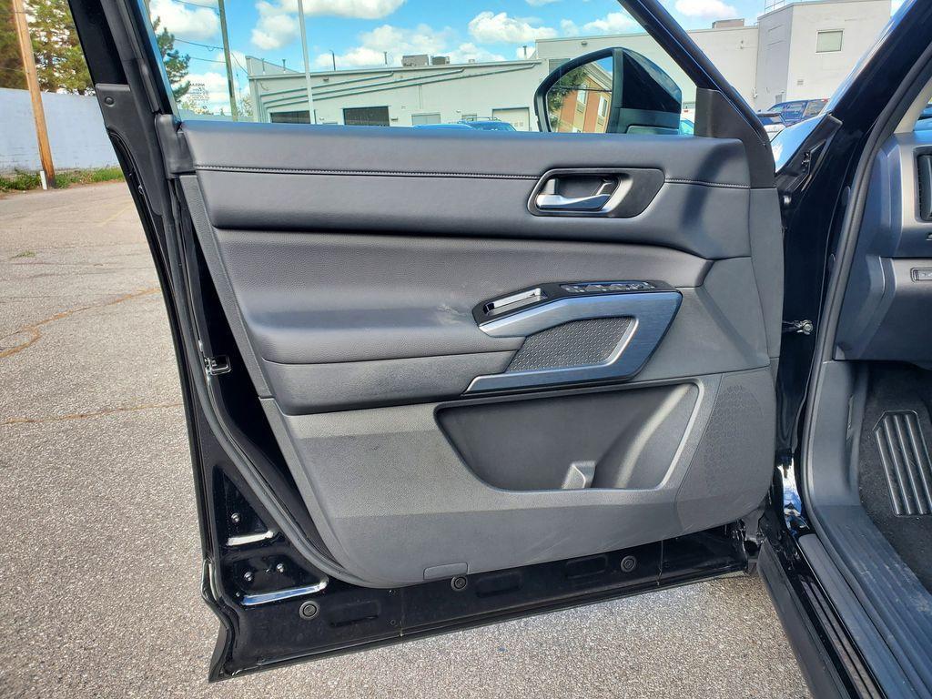 new 2025 Nissan Pathfinder car, priced at $43,837