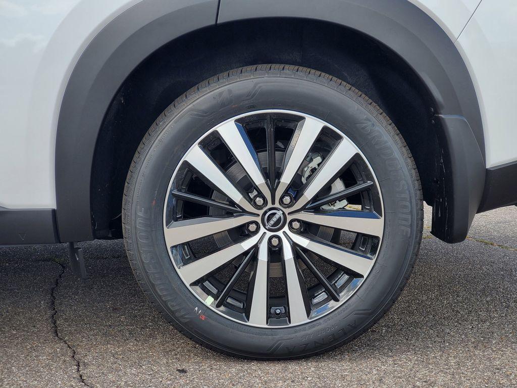 new 2025 Nissan Pathfinder car, priced at $50,995