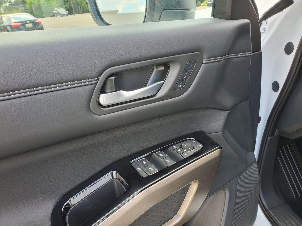 new 2025 Nissan Pathfinder car, priced at $50,995