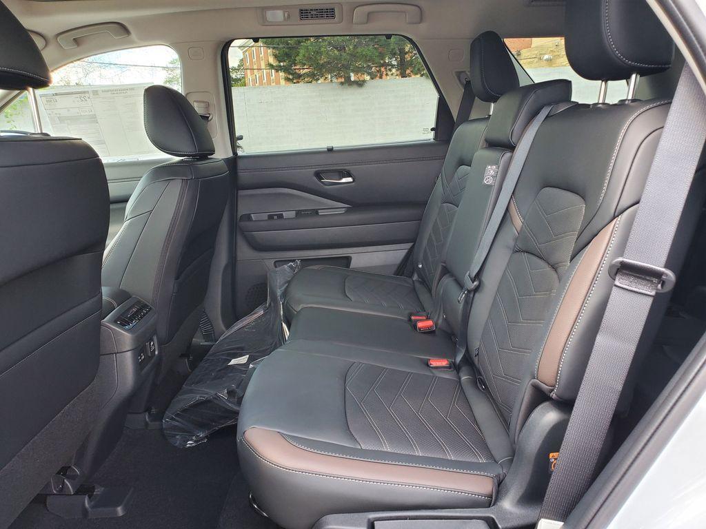 new 2025 Nissan Pathfinder car, priced at $50,995