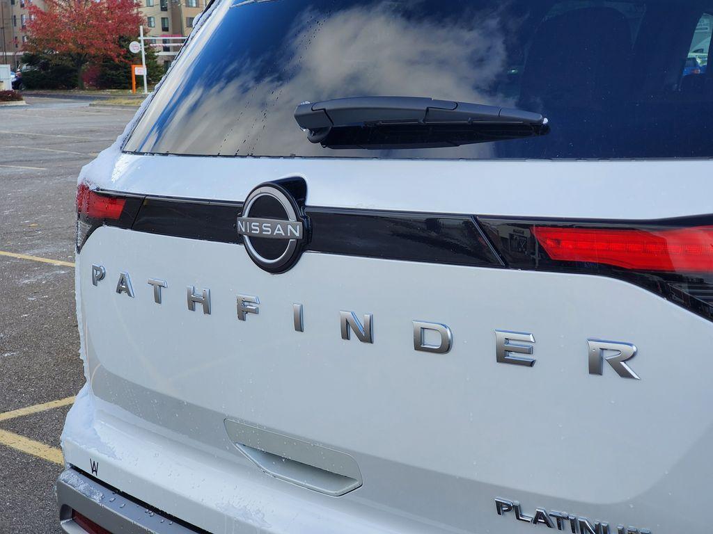 new 2025 Nissan Pathfinder car, priced at $51,522