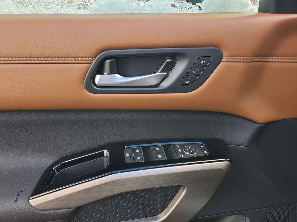 new 2025 Nissan Pathfinder car, priced at $51,522