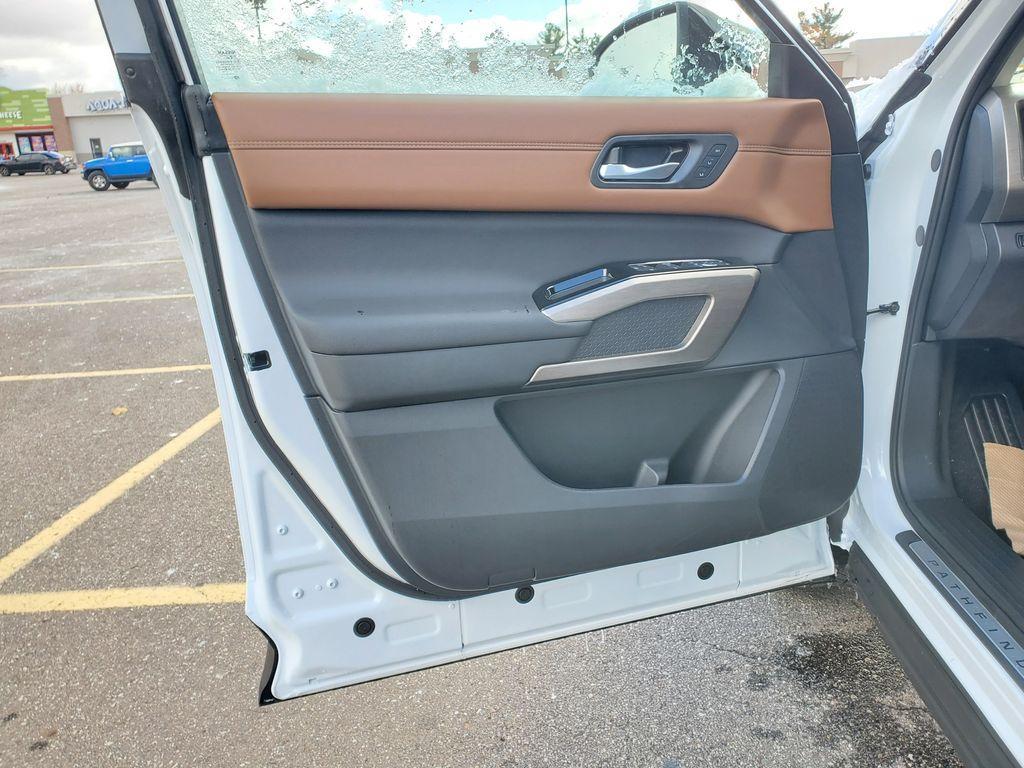 new 2025 Nissan Pathfinder car, priced at $51,522