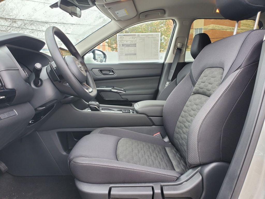 new 2025 Nissan Pathfinder car, priced at $38,527