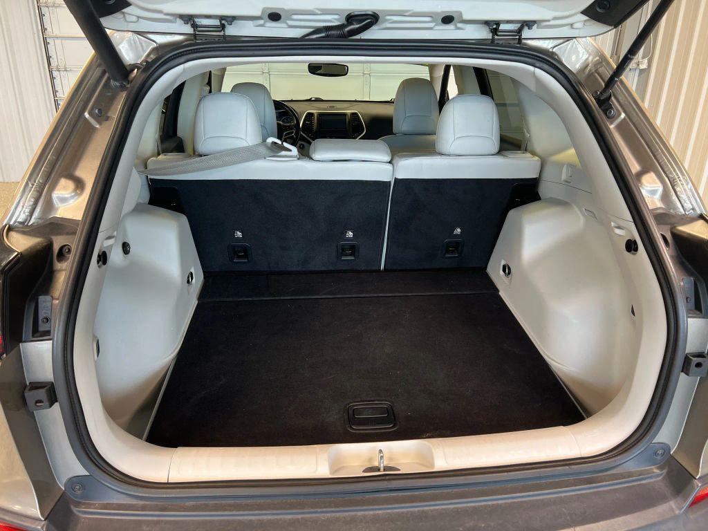 used 2019 Jeep Cherokee car, priced at $19,995