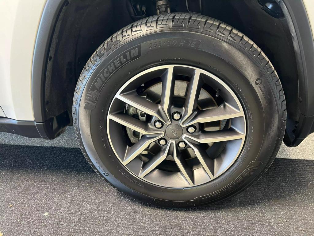 used 2021 Jeep Grand Cherokee car, priced at $19,995