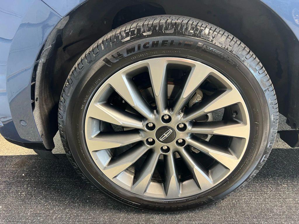 used 2020 Lincoln Navigator car, priced at $32,995