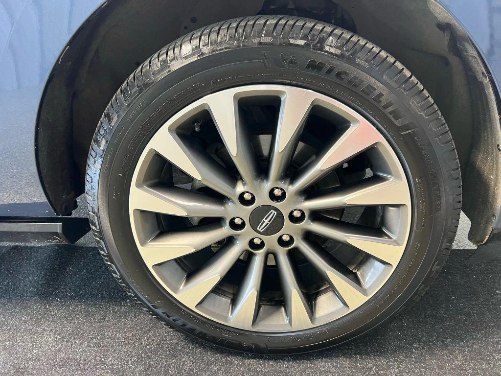 used 2020 Lincoln Navigator car, priced at $32,995