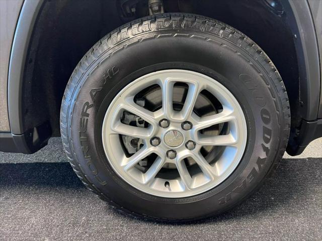 used 2018 Jeep Grand Cherokee car, priced at $17,995