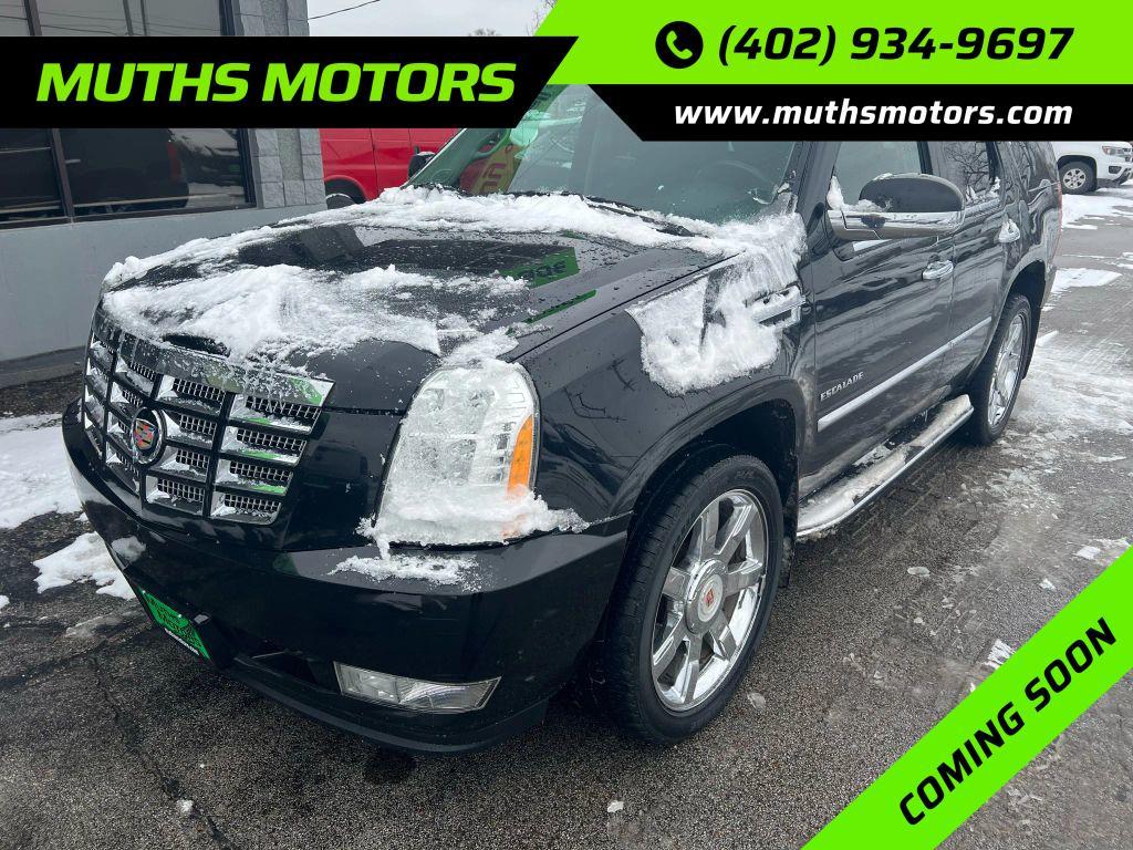 used 2013 Cadillac Escalade car, priced at $17,995