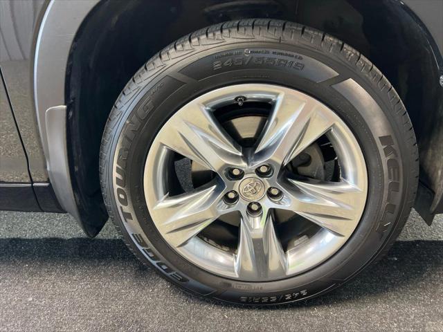 used 2015 Toyota Highlander car, priced at $20,995
