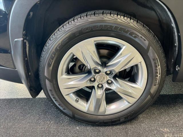 used 2015 Toyota Highlander car, priced at $20,995