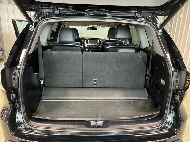 used 2015 Toyota Highlander car, priced at $20,995