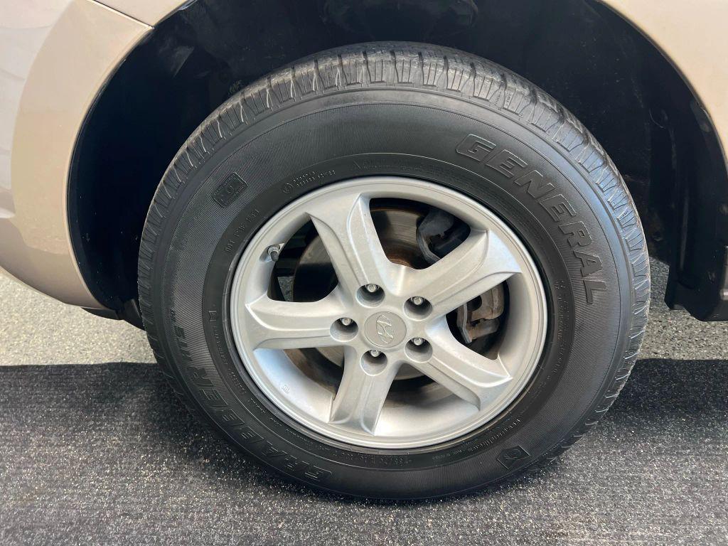 used 2007 Hyundai Santa Fe car, priced at $7,995