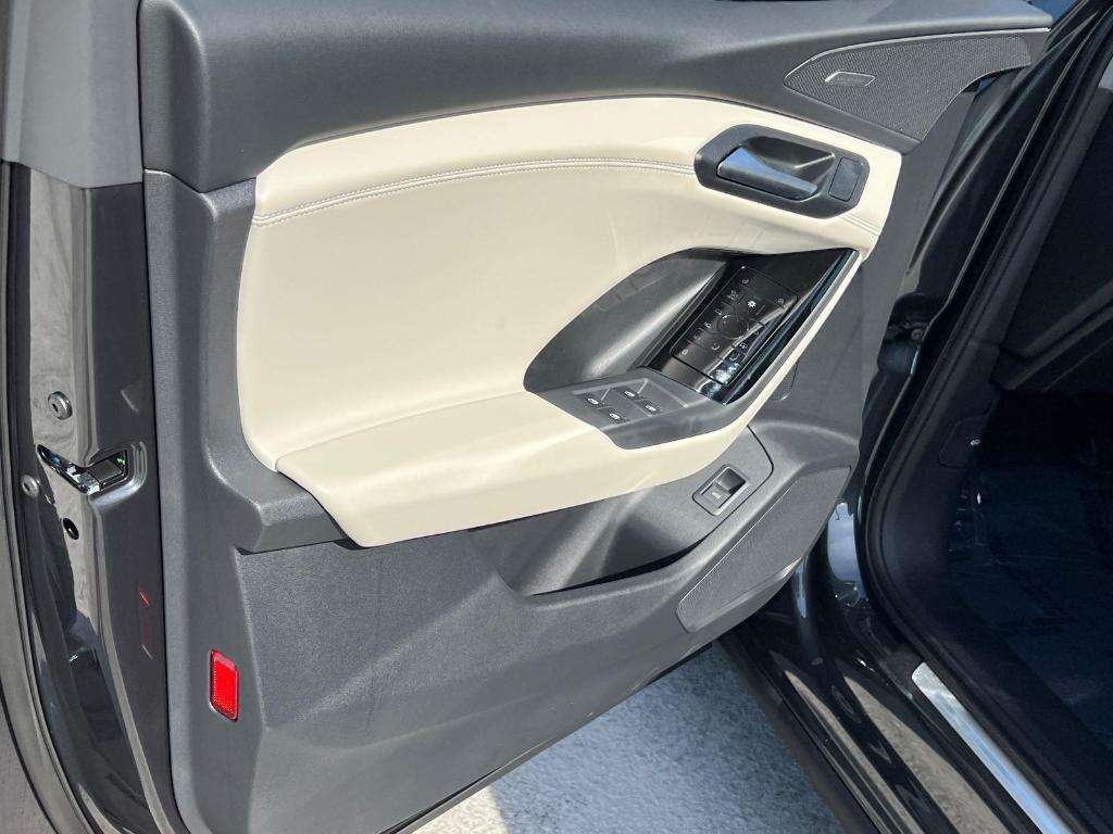 new 2025 Audi Q6 e-tron car, priced at $75,750