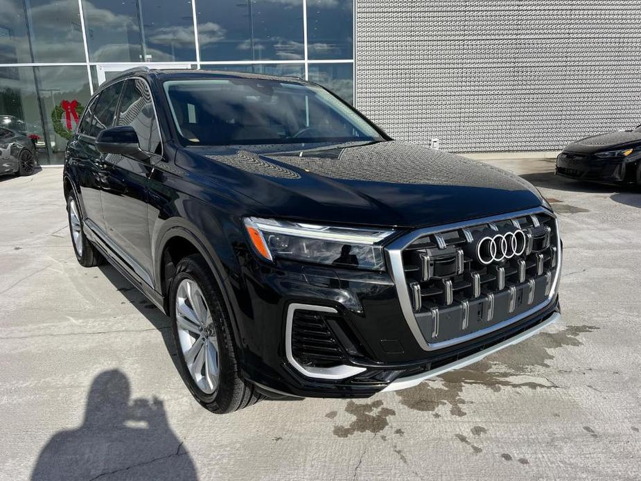 new 2025 Audi Q7 car, priced at $62,600