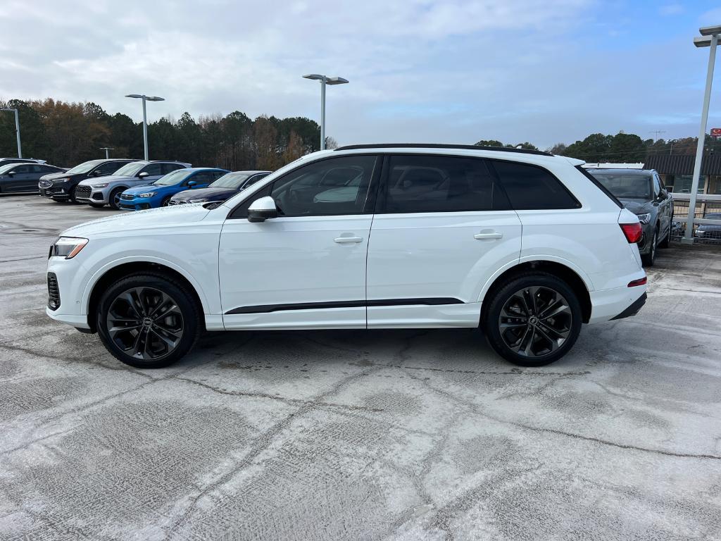 new 2025 Audi Q7 car, priced at $68,760