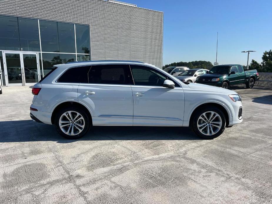 new 2025 Audi Q7 car, priced at $72,655