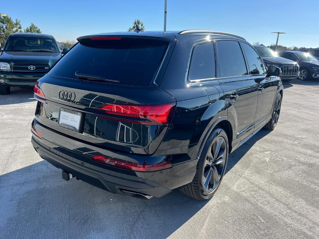 new 2025 Audi Q7 car, priced at $80,660