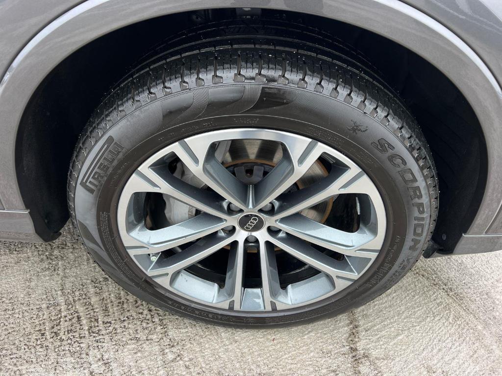 used 2025 Audi Q7 car, priced at $49,995