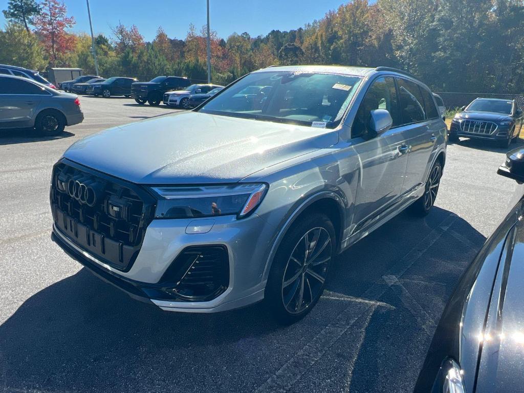 used 2025 Audi Q7 car, priced at $51,995