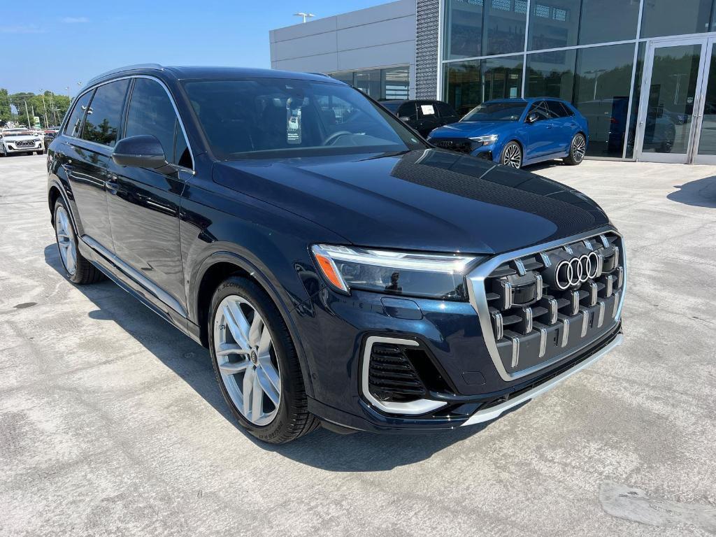 new 2025 Audi Q7 car, priced at $67,705