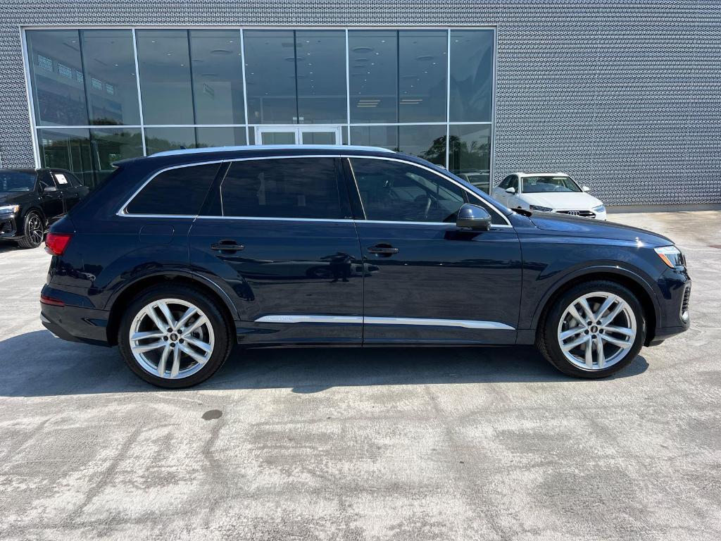 new 2025 Audi Q7 car, priced at $67,705
