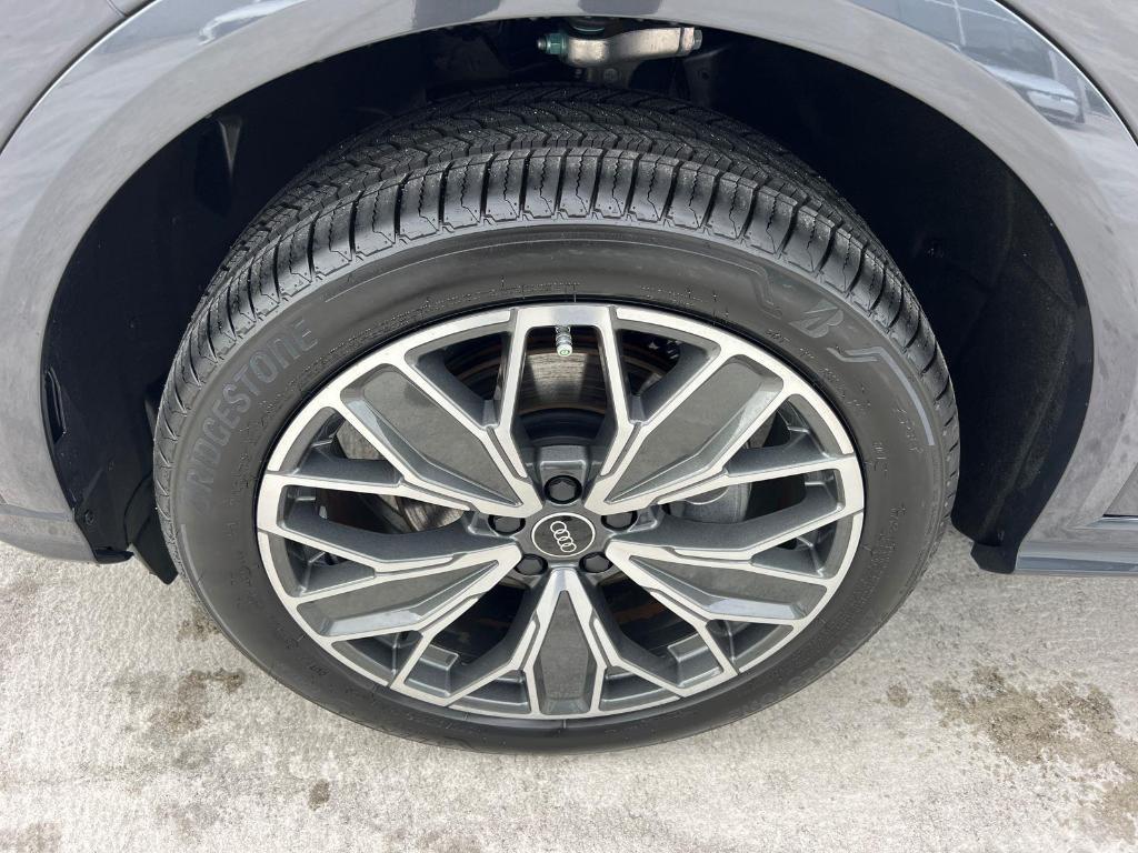 new 2025 Audi Q5 car, priced at $59,300