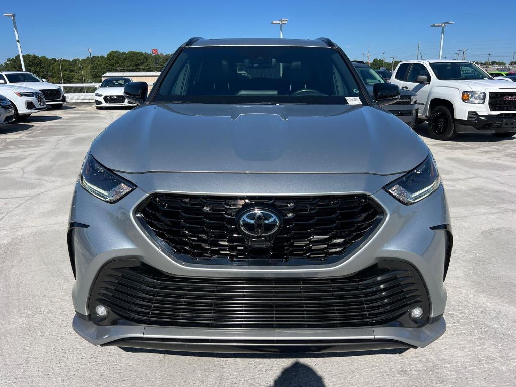 used 2024 Toyota Highlander car, priced at $42,985