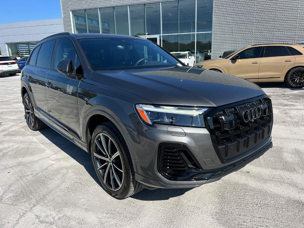 used 2025 Audi Q7 car, priced at $53,995