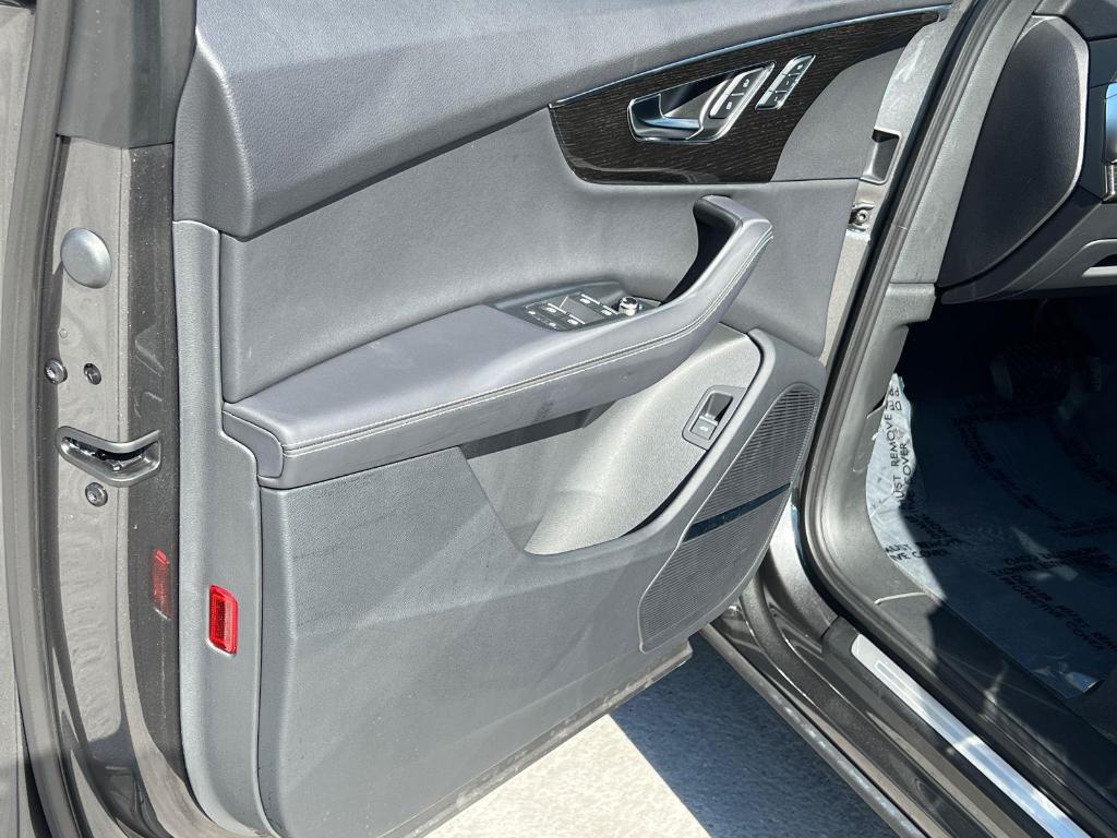 used 2025 Audi Q7 car, priced at $53,995