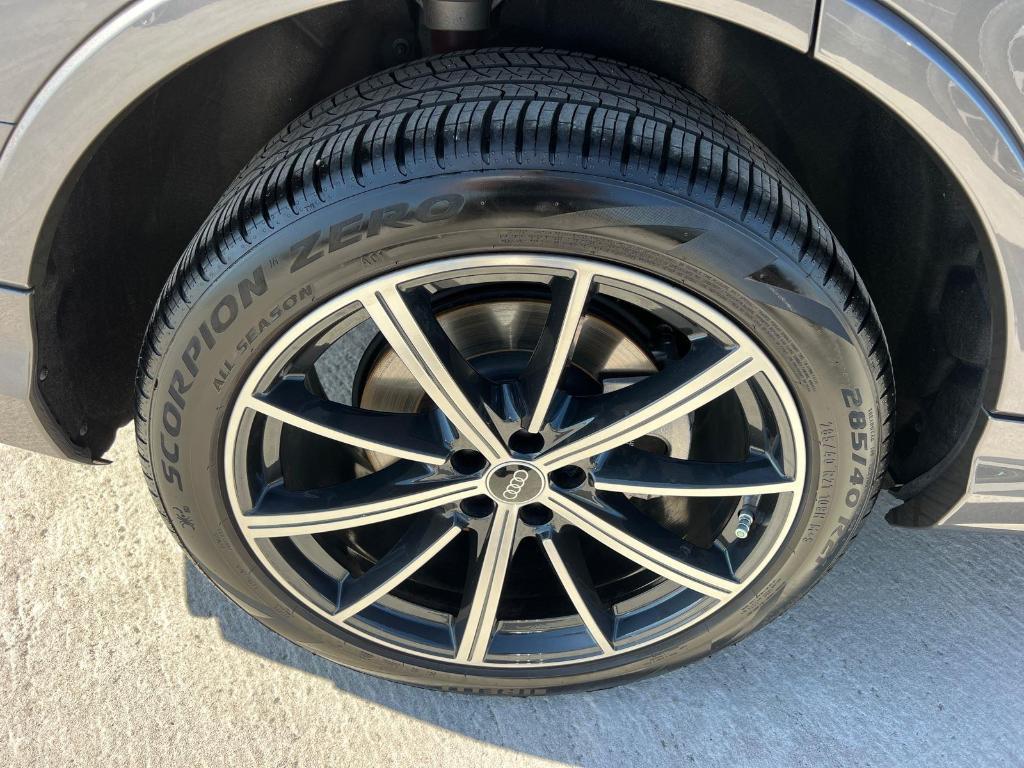 used 2025 Audi Q7 car, priced at $53,995