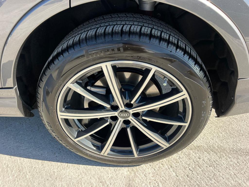 used 2025 Audi Q7 car, priced at $53,995