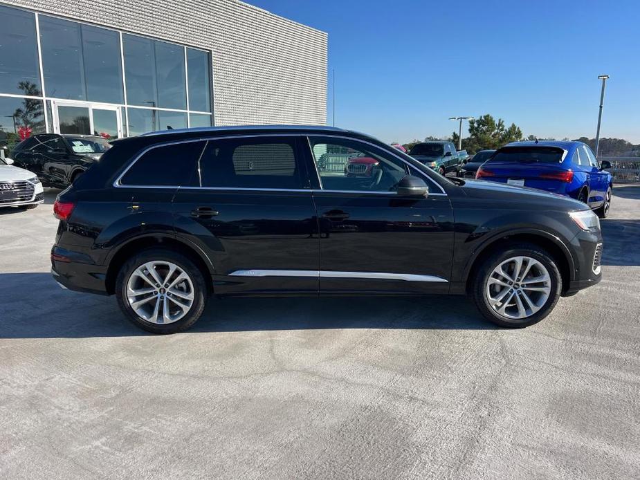 new 2025 Audi Q7 car, priced at $62,730