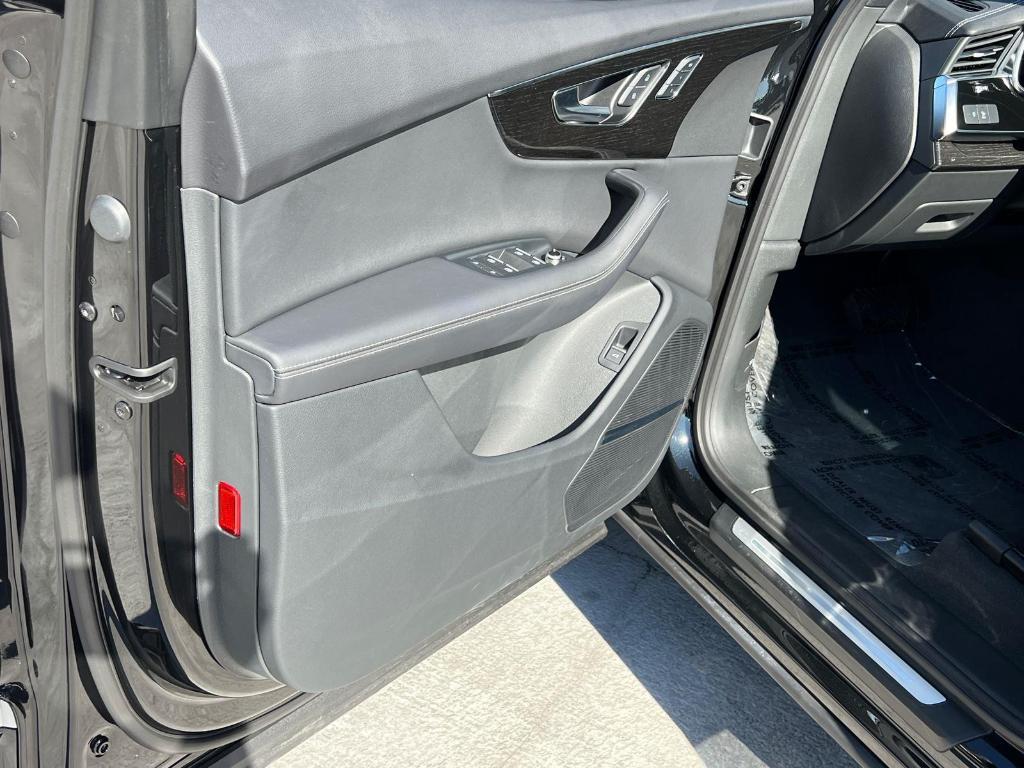 used 2025 Audi Q7 car, priced at $52,995