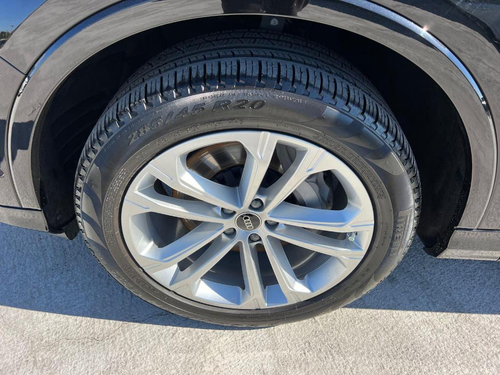 used 2025 Audi Q7 car, priced at $52,995