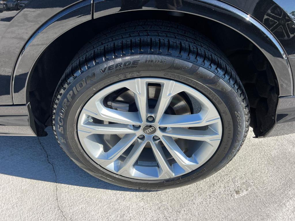 used 2025 Audi Q7 car, priced at $52,995