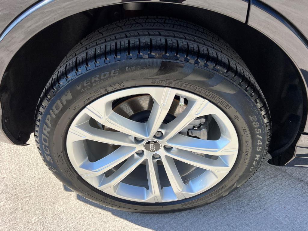 used 2025 Audi Q7 car, priced at $52,995