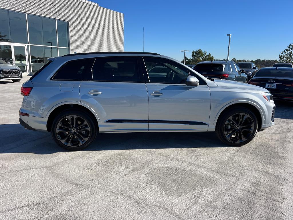 new 2025 Audi Q7 car, priced at $67,055