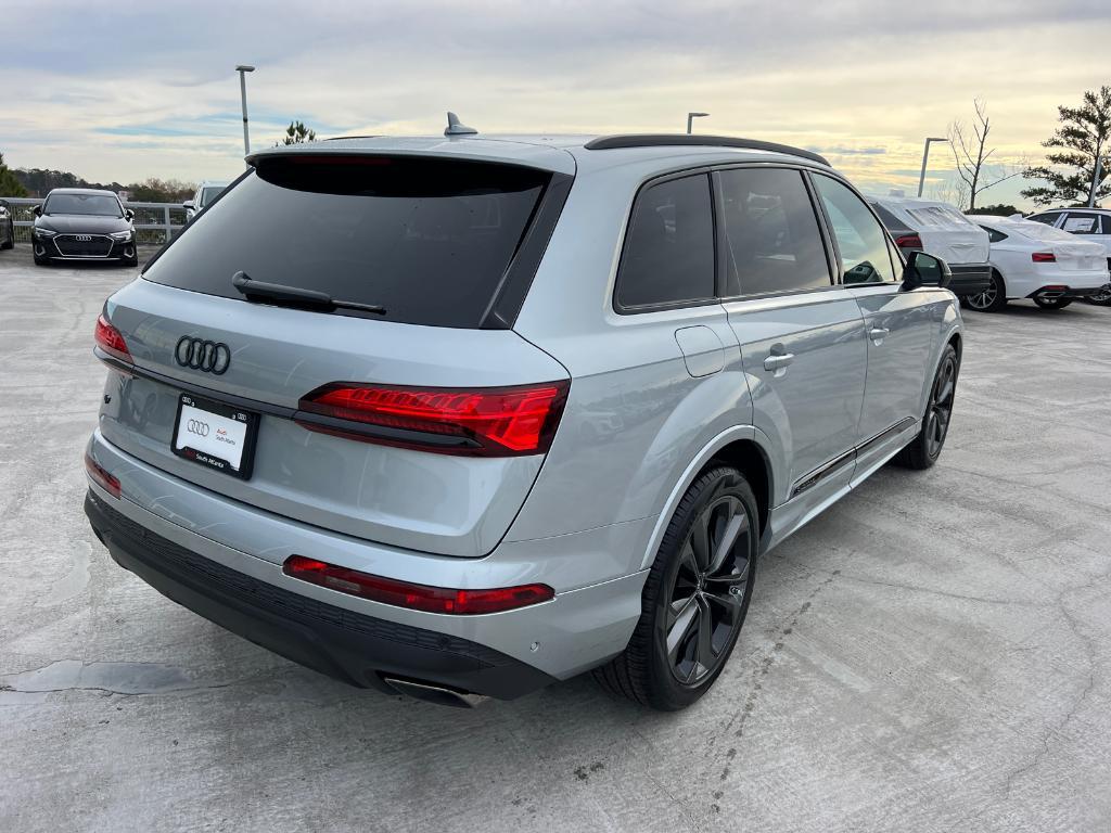 new 2025 Audi Q7 car, priced at $76,205