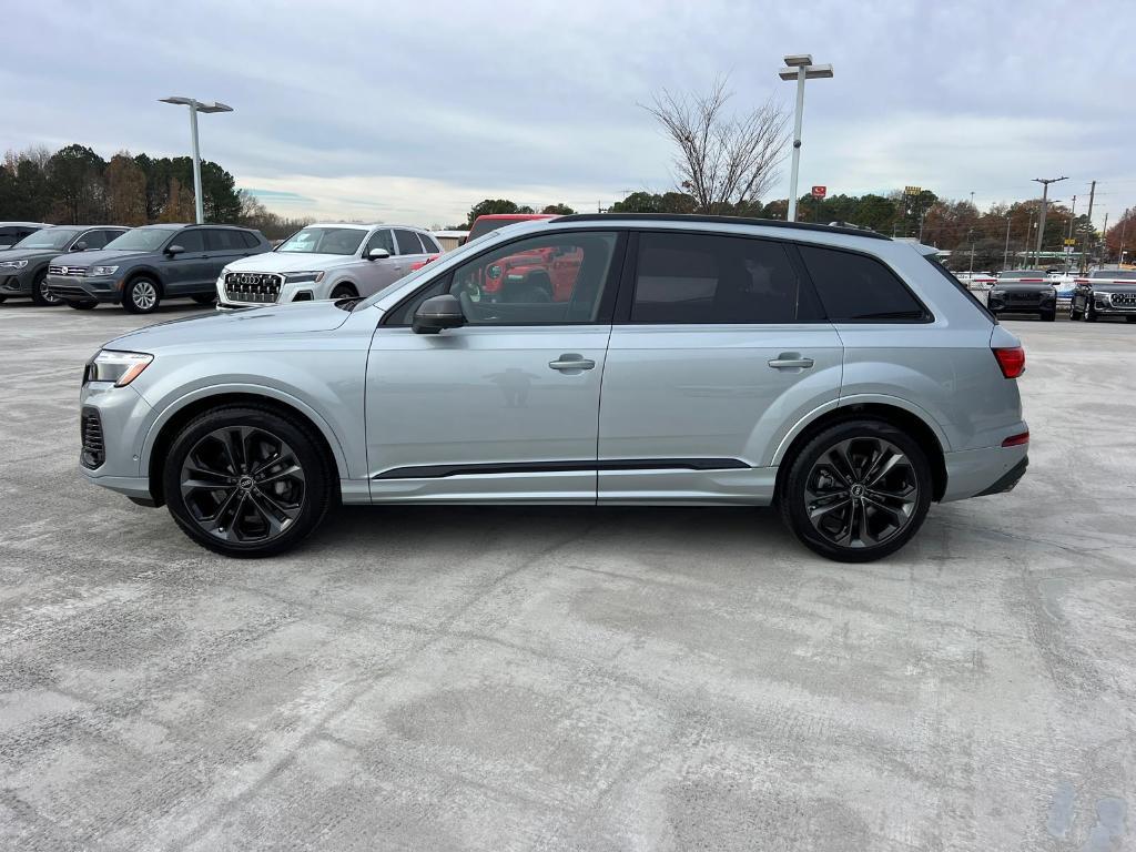 new 2025 Audi Q7 car, priced at $76,205