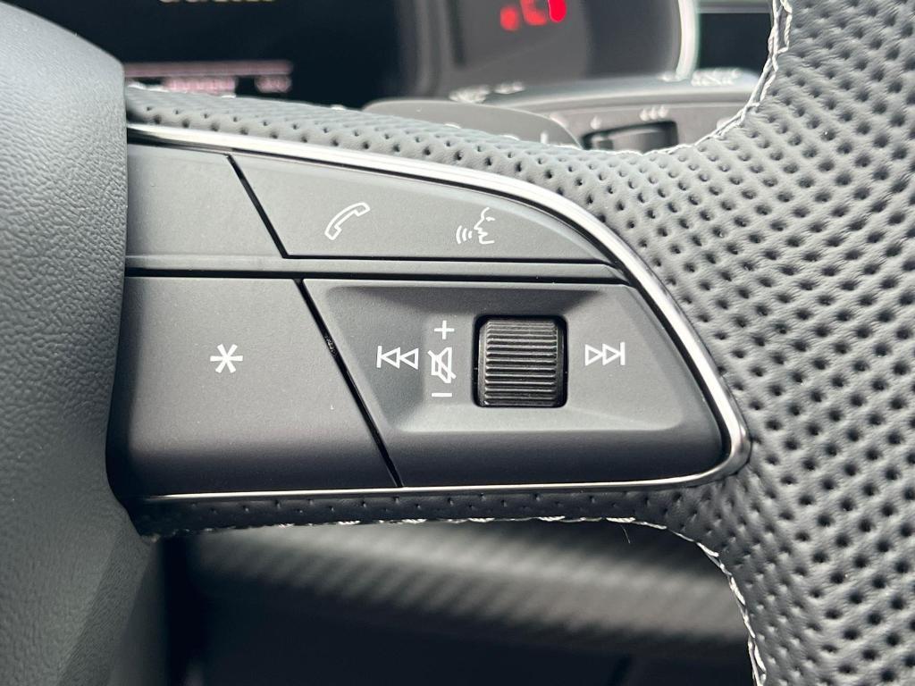 new 2025 Audi SQ7 car, priced at $90,415