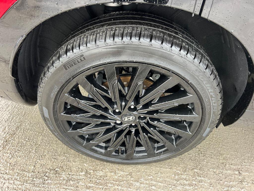 used 2025 Hyundai Santa Fe car, priced at $37,995