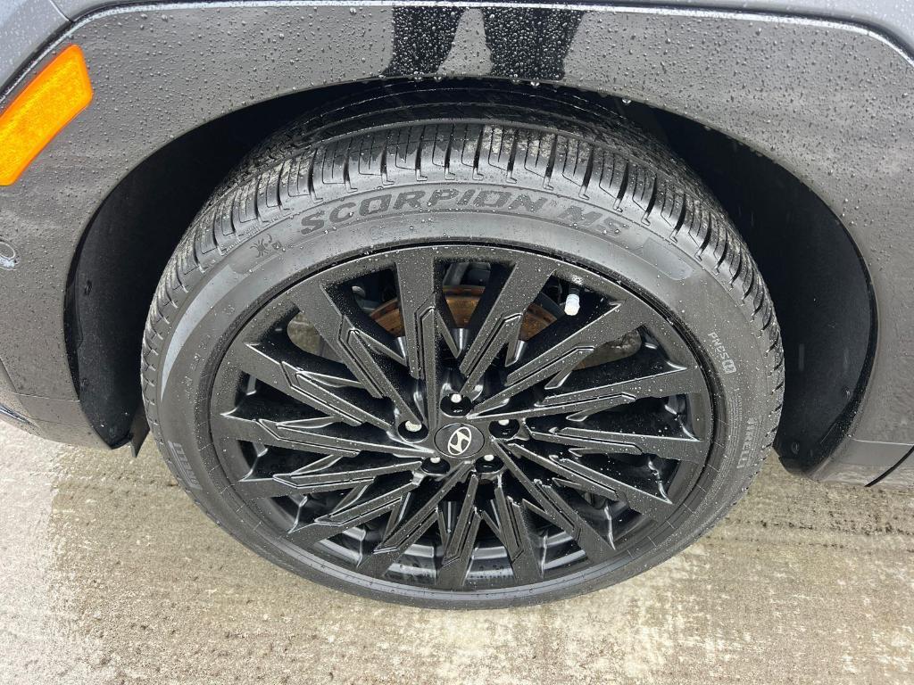 used 2025 Hyundai Santa Fe car, priced at $37,995