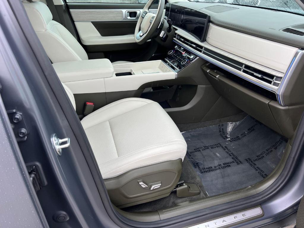 used 2025 Hyundai Santa Fe car, priced at $37,995